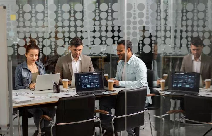 Software outsourcing team